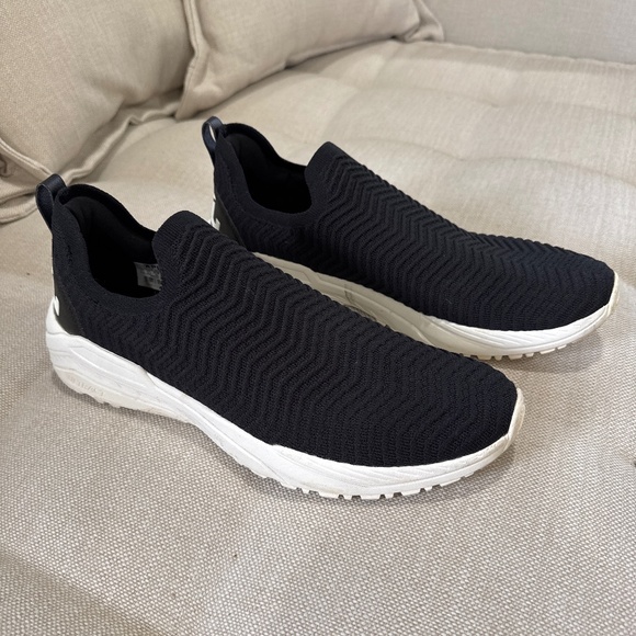 APl Traveler walking shoes. US 11.5 - Picture 1 of 3